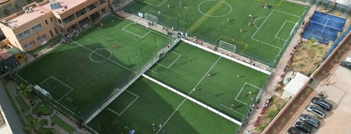 Aerial view of the centre: the pitches, the padel court and the mini-golf.